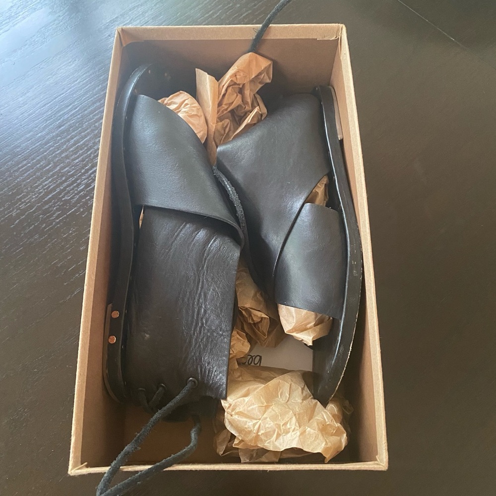 Beek Loon Leather Sandal